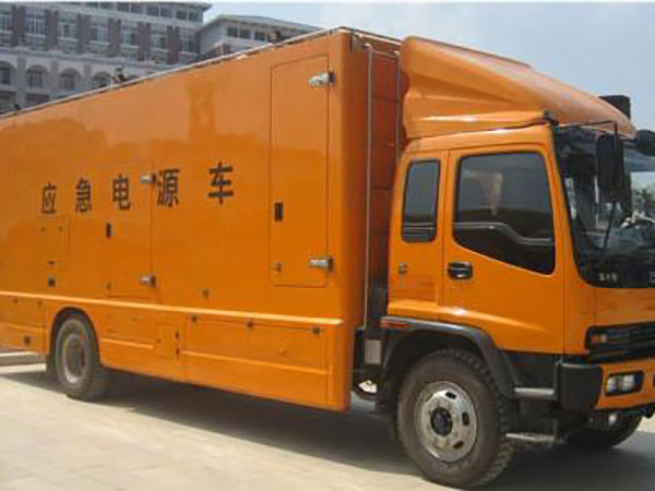 庆阳冬季柴油发电机启动前，如何检查燃油系统中的积水？